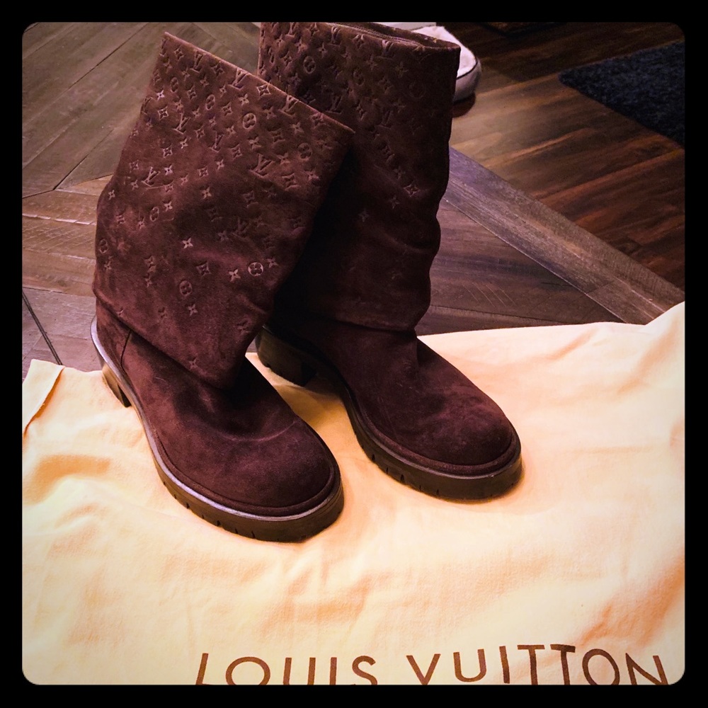 Authentic Louis Vuitton Brown Suede Boots